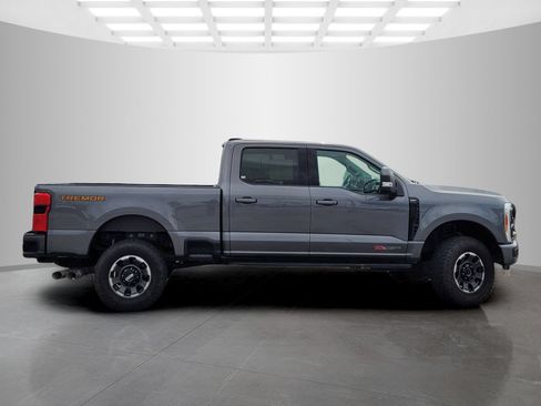 Used 2023 Ford F250 Lariat w/ Lariat Ultimate Package AWD/4WD image 3