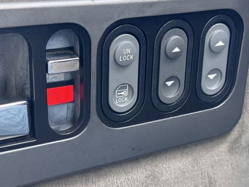 Used 1994 Chevrolet Silverado 1500 2WD Regular Cab image 12