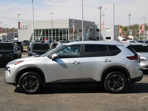 Certified 2024 Nissan Rogue SV w/ SV Premium Package AWD/4WD image 2