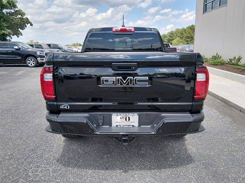 Used 2024 GMC Canyon Denali AWD/4WD image 4