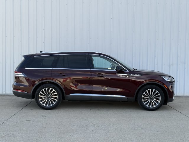 Used 2022 Lincoln Aviator Reserve w/ Elements Package Plus RWD image 3