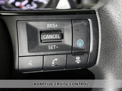 Used 2023 Nissan Rogue SV AWD/4WD image 3