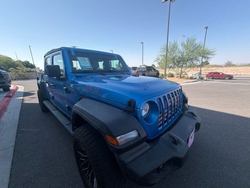Used 2022 Jeep Gladiator Sport AWD/4WD image 4