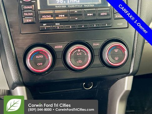 Used 2015 Subaru Forester 2.5i Touring AWD/4WD image 9