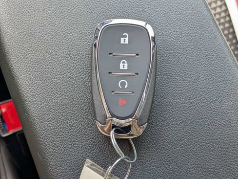 Used 2025 Chevrolet Trax LT FWD image 33