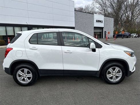 Used 2018 Chevrolet Trax LS image 9