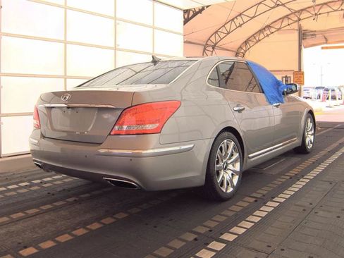 Used 2012 Hyundai Equus Signature RWD image 5