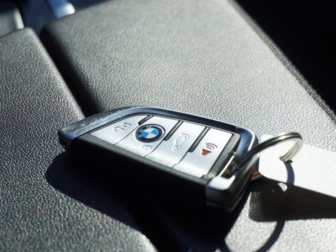 Used 2018 BMW 530i image 22