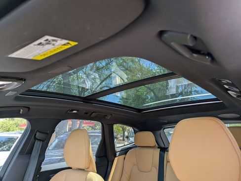 Certified 2023 Volvo XC60 B5 Ultimate w/ Protection Package Premier AWD/4WD image 24