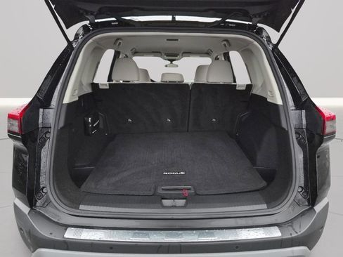 Used 2023 Nissan Rogue SV image 26