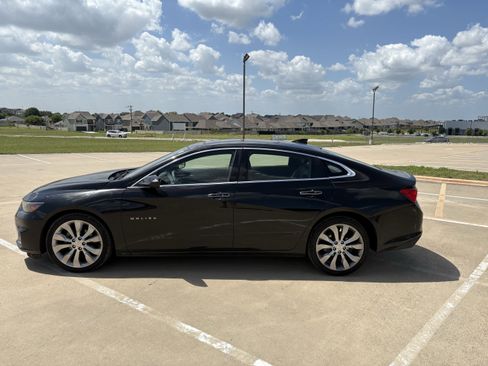 Used 2017 Chevrolet Malibu Premier w/ Premier Sun and Wheel Package FWD image 3