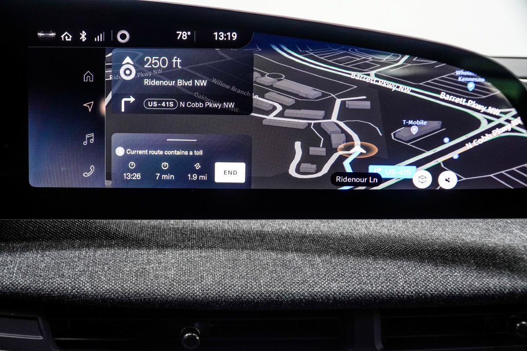 Used 2024 Lucid Air Pure RWD image 32