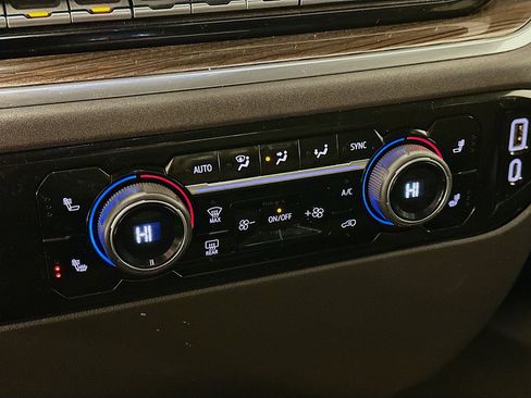 Used 2023 Chevrolet Silverado 1500 LT image 24