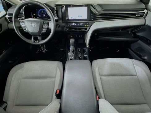 Used 2025 Toyota Camry LE FWD image 27