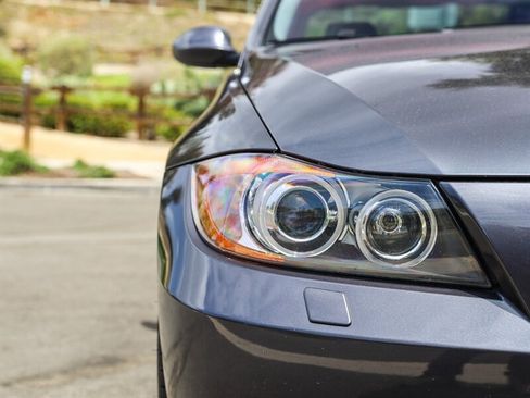 Used 2006 BMW 330i Sedan RWD image 11