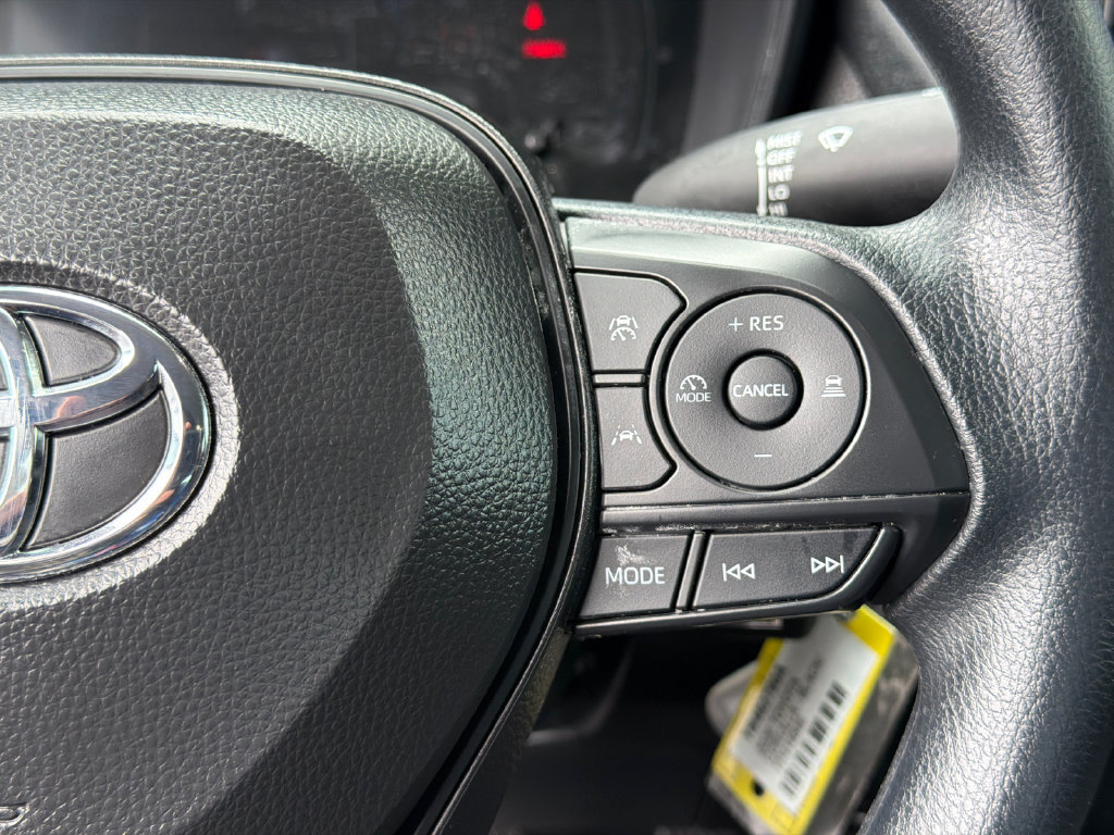 Used 2026 Toyota Corolla LE FWD image 30