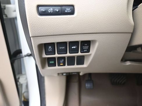 Used 2015 Nissan Rogue SV w/ SV Premium Package FWD image 37