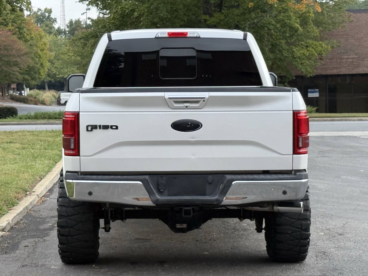 Used 2017 Ford F150 Lariat w/ Equipment Group 502A Luxury AWD/4WD image 5