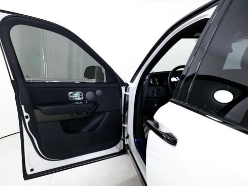 Used 2026 Rolls-Royce Cullinan AWD/4WD image 11