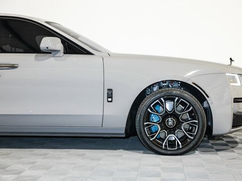 Used 2022 Rolls-Royce Ghost Black Badge image 3