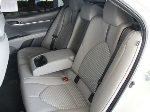 Used 2024 Toyota Camry SE image 23