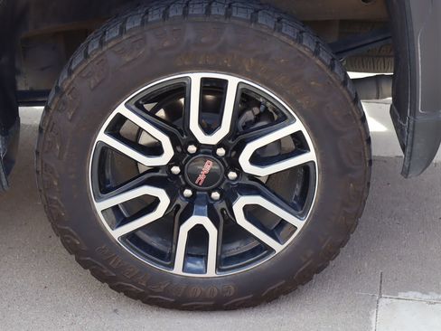 Used 2024 GMC Sierra 1500 AT4 w/ AT4 Premium Package AWD/4WD image 28