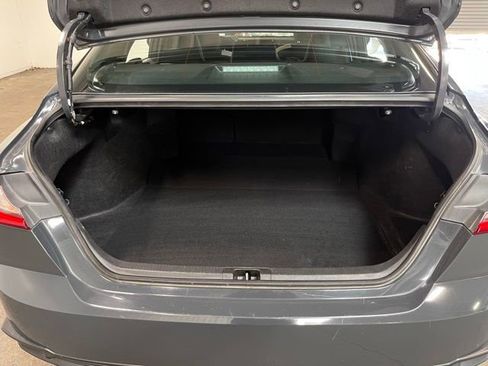 Used 2025 Toyota Camry SE FWD image 15