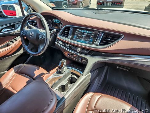 Used 2018 Buick Enclave Avenir w/ Avenir Technology Package AWD/4WD image 25