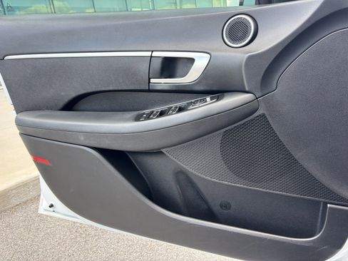 Used 2022 Hyundai Sonata SE image 11