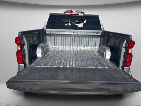 Used 2025 Chevrolet Silverado 1500 LT image 14