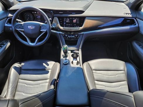 Used 2022 Cadillac XT6 Premium Luxury w/ Platinum Package image 16