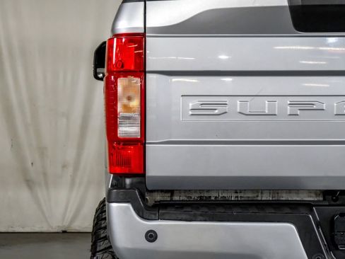 Used 2020 Ford F250 Lariat w/ Lariat Ultimate Package image 41