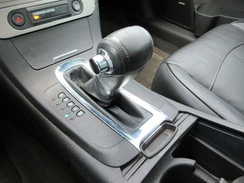 Used 2010 Chevrolet Malibu LTZ image 28