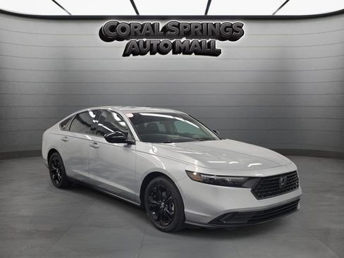 Certified 2025 Honda Accord SE image 1