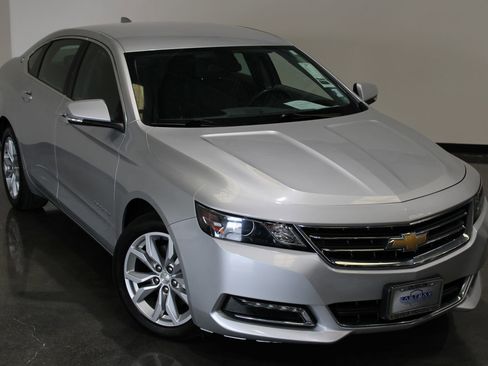 Used 2019 Chevrolet Impala LT image 2