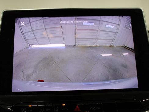 Used 2025 Jeep Compass Trailhawk image 29