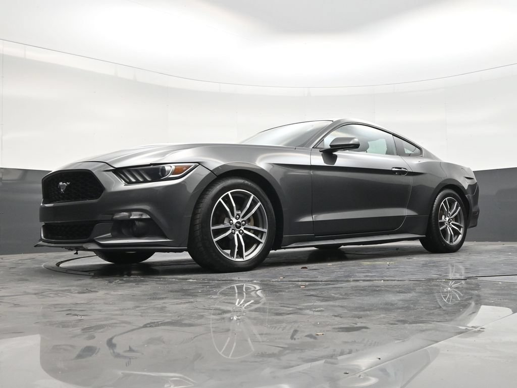 Used 2017 Ford Mustang Coupe RWD image 19