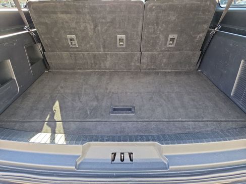 Used 2022 Ford Expedition Max XLT image 35