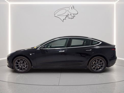 Used 2020 Tesla Model 3 Standard Range RWD image 2