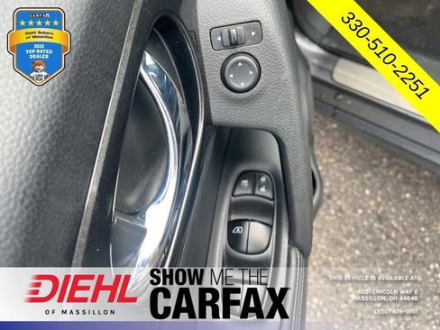 Used 2017 Nissan Rogue SV w/ Midnight Edition Package image 18