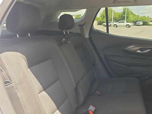 Used 2024 GMC Terrain SLE FWD image 16