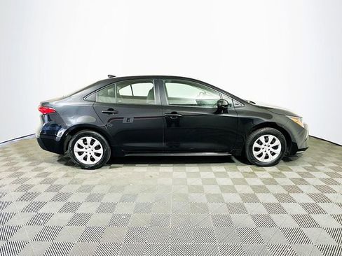 Certified 2022 Toyota Corolla LE image 9