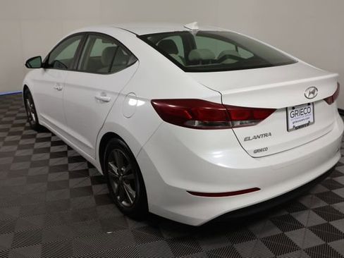 Used 2017 Hyundai Elantra SE w/ SE A/T Tech Package 03 FWD image 6