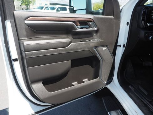 Used 2024 GMC Sierra 3500 SLT w/ SLT Convenience Package AWD/4WD image 15