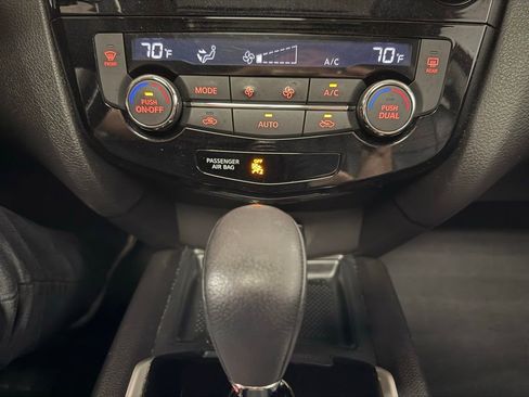 Used 2015 Nissan Rogue SL w/ SL Premium Package FWD image 14