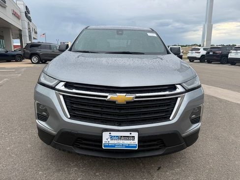 Used 2023 Chevrolet Traverse LS FWD image 8