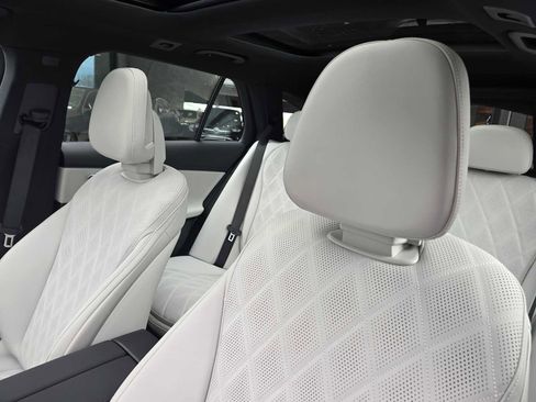 Used 2025 Mercedes-Benz E 450 4MATIC All-Terrain Wagon image 27