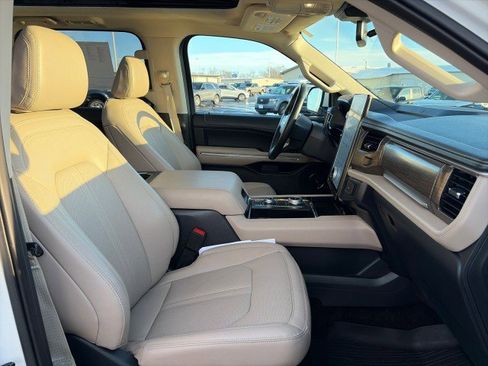 Used 2022 Ford Expedition Max Limited image 21