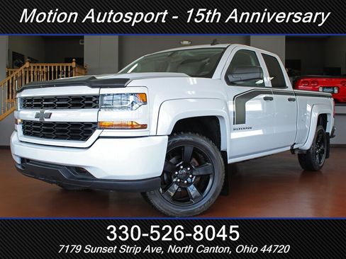 Used 2018 Chevrolet Silverado 1500 Custom w/ Custom Convenience Package AWD/4WD image 1