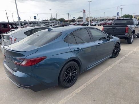 Used 2025 Toyota Camry SE w/ Convenience Package FWD image 7
